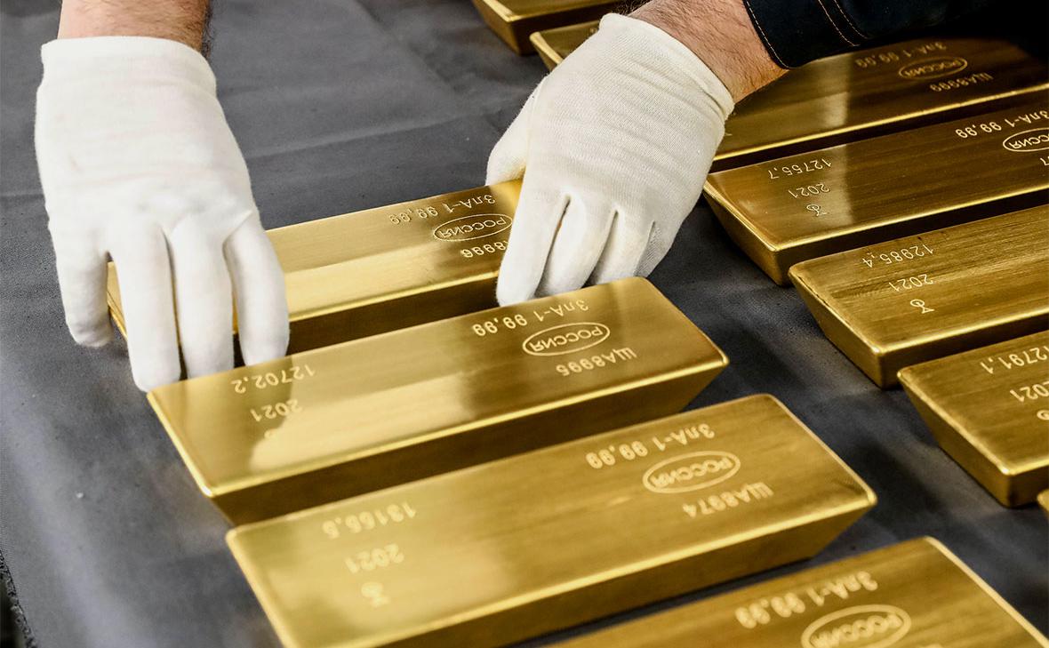 Стоит ли покупать золото и акции золотодобытчиков? Анализ рынка