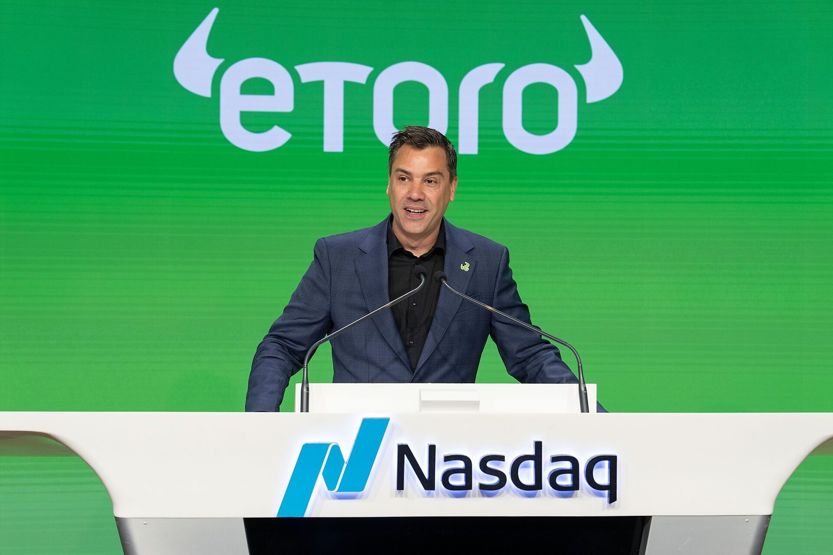 eToro остаётся в криптовалюте, несмотря на спад – как это влияет на рынок