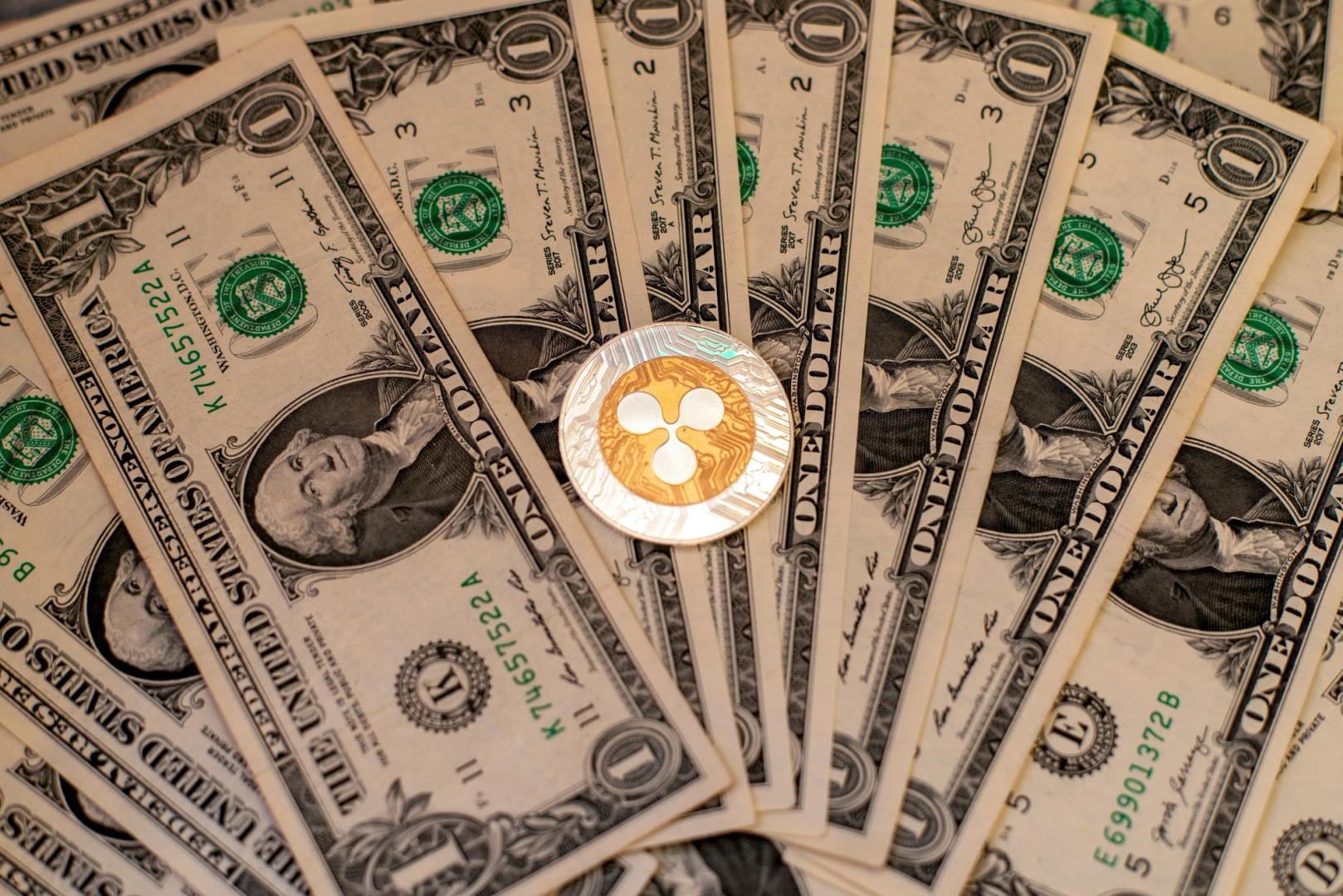 XRP обогнал биткоин: влияние CLARITY Act на рынок криптовалют