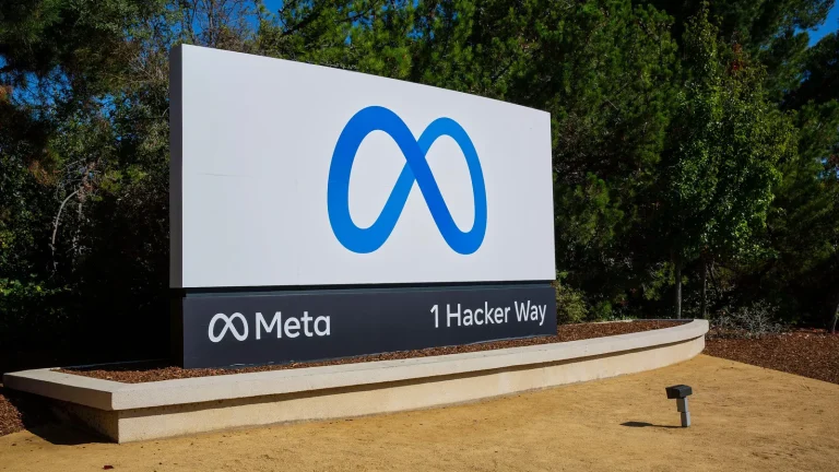Meta Platforms получает новые штрафы: влияние на акции, инвесторов и рынок