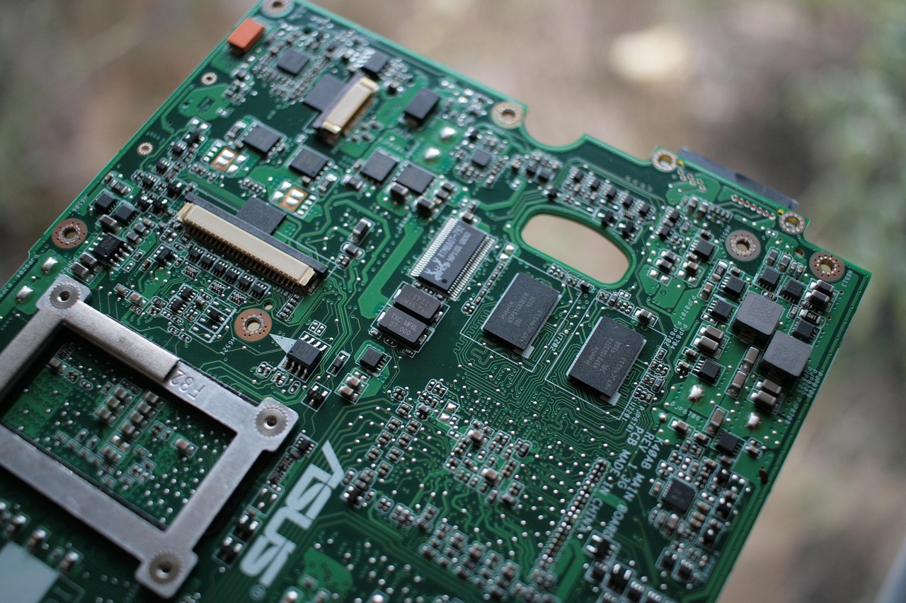 Террафаб Маска за $120 млрд: влияние на акции Intel, Lam Research и KLA