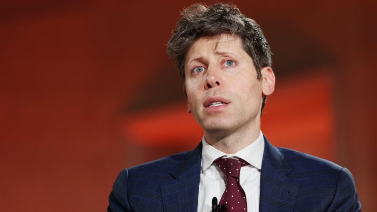 OpenAI подает заявку на IPO: что нужно знать инвесторам