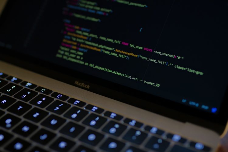 Palantir Расширяет Горизонты в Оборонной Сфере: Влияние на Инвесторов и Технологии