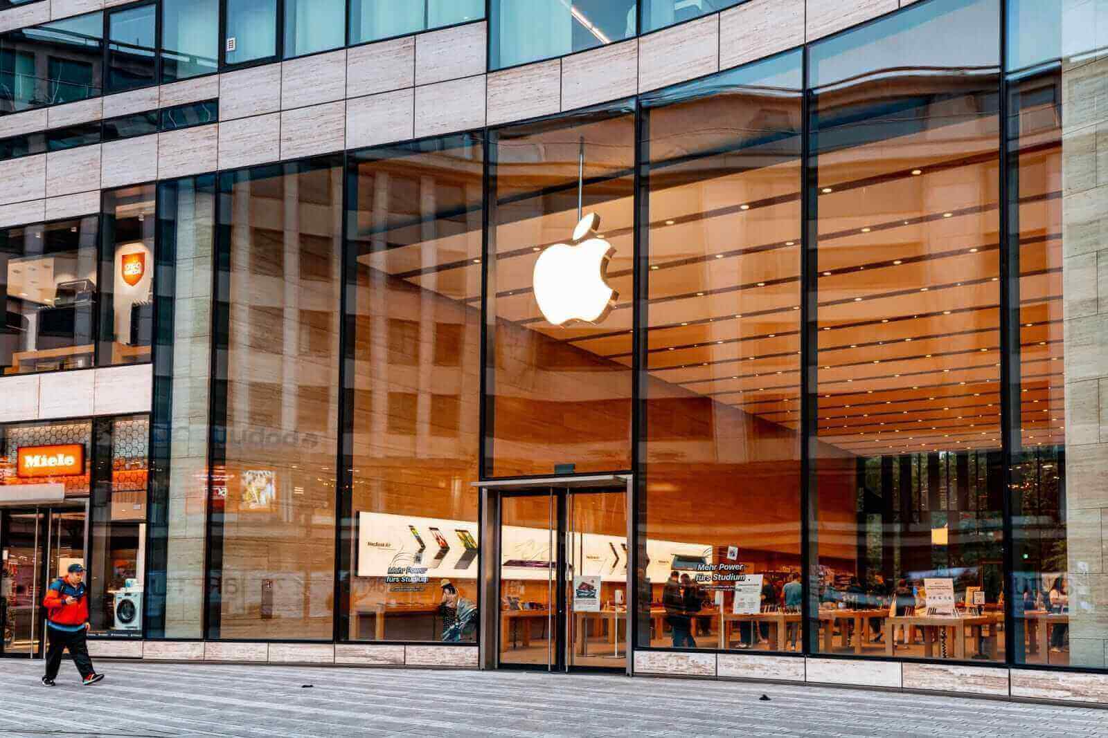 Акции Apple: Новые Рекорды и Инвестиционные Риски