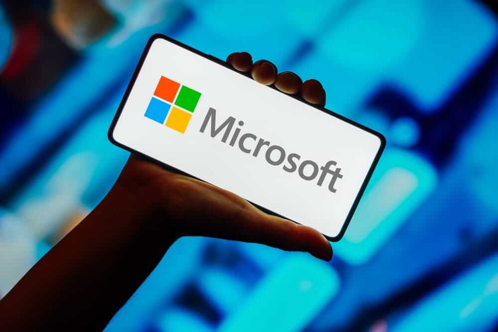 Сокращения в Microsoft: стоит ли инвестировать?