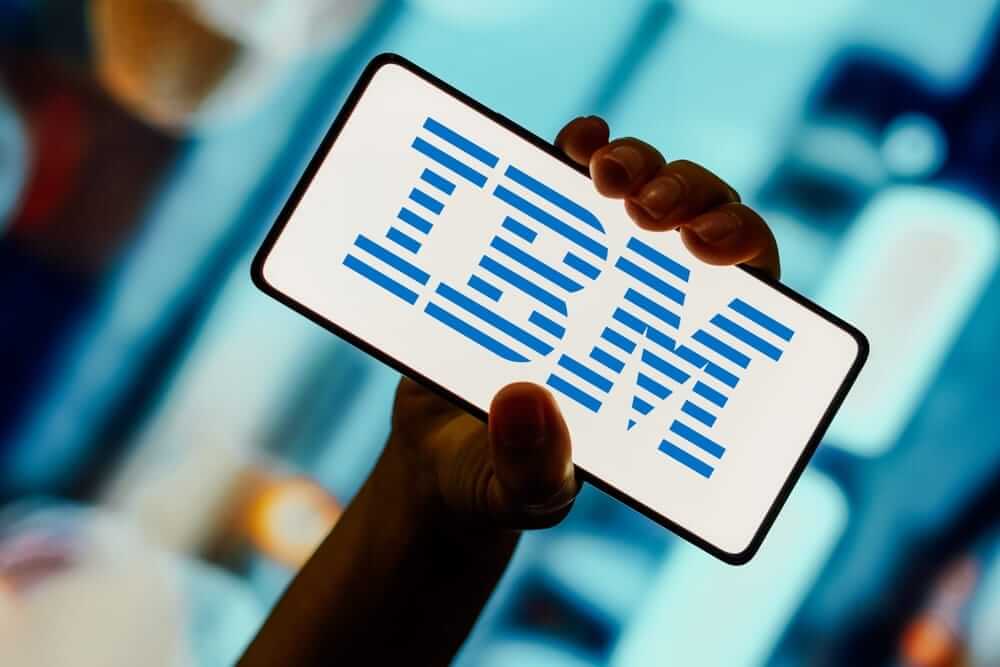 IBM теряет позиции: анализ волатильности и рекомендации для инвесторов