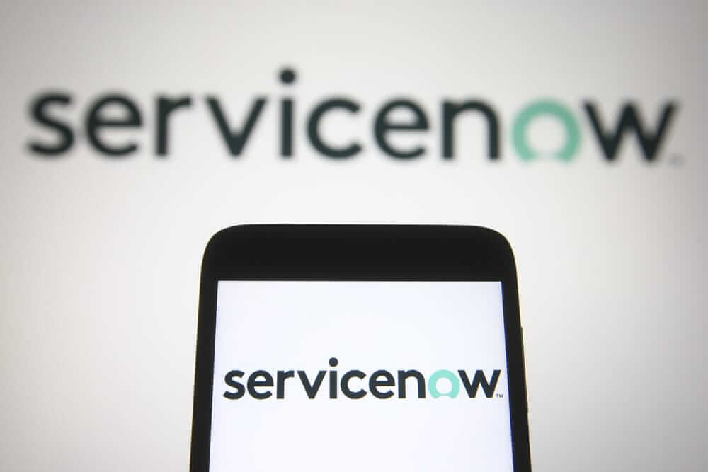 Уолл-Стрит и ServiceNow: Инвестиции в Агентный Искусственный Интеллект