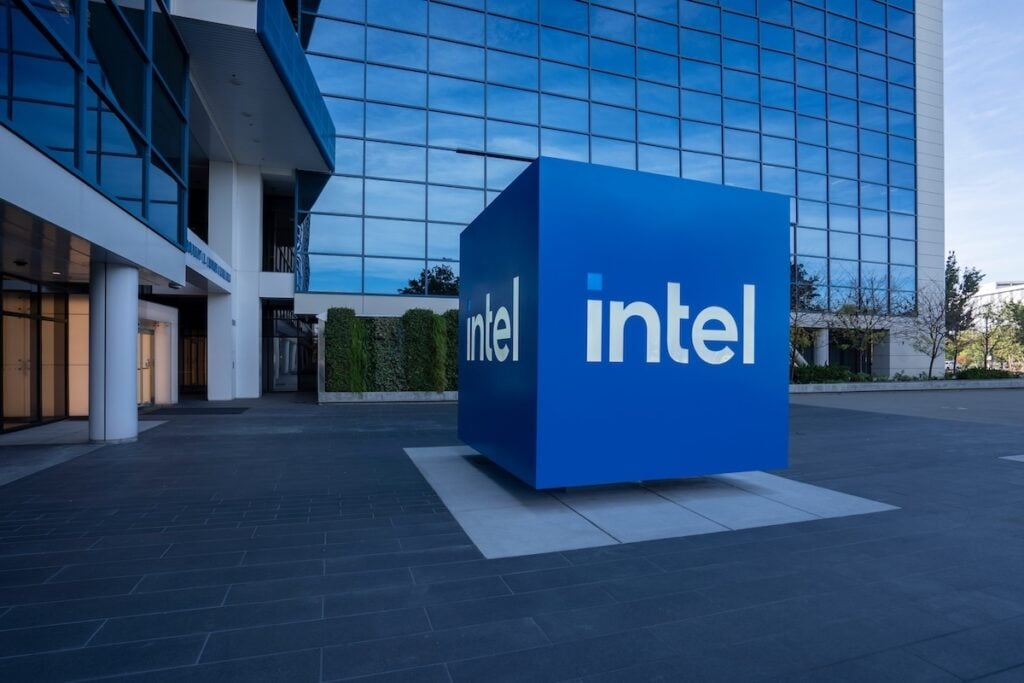 Возвращение Intel в мир ИИ: Новые возможности и рост спроса