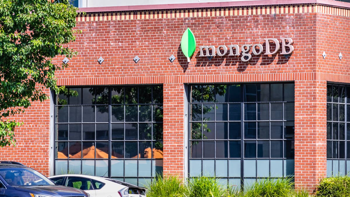 Bank of America повышает целевую цену акций MongoDB до $400