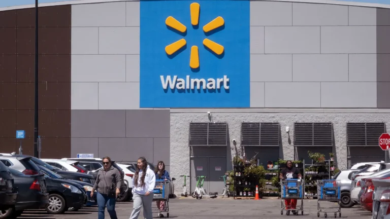 Гиганты BNPL сражаются в Walmart: Инвестиционные возможности