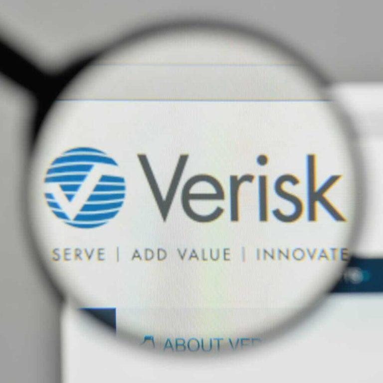 Перспективы акций Verisk Analytics: Быки или Медведи на Уолл-Стрит?