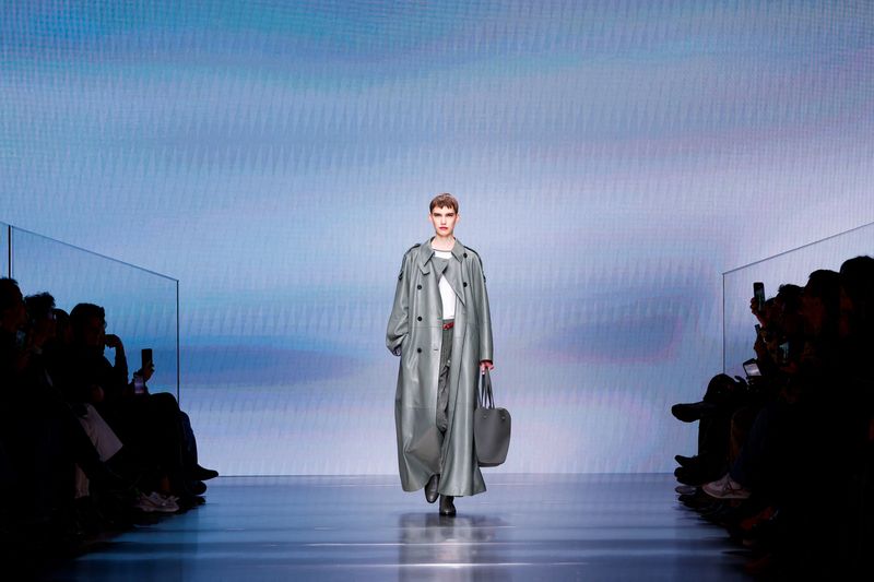 Armani делит 15% акций между гигантами: влияние на рынок