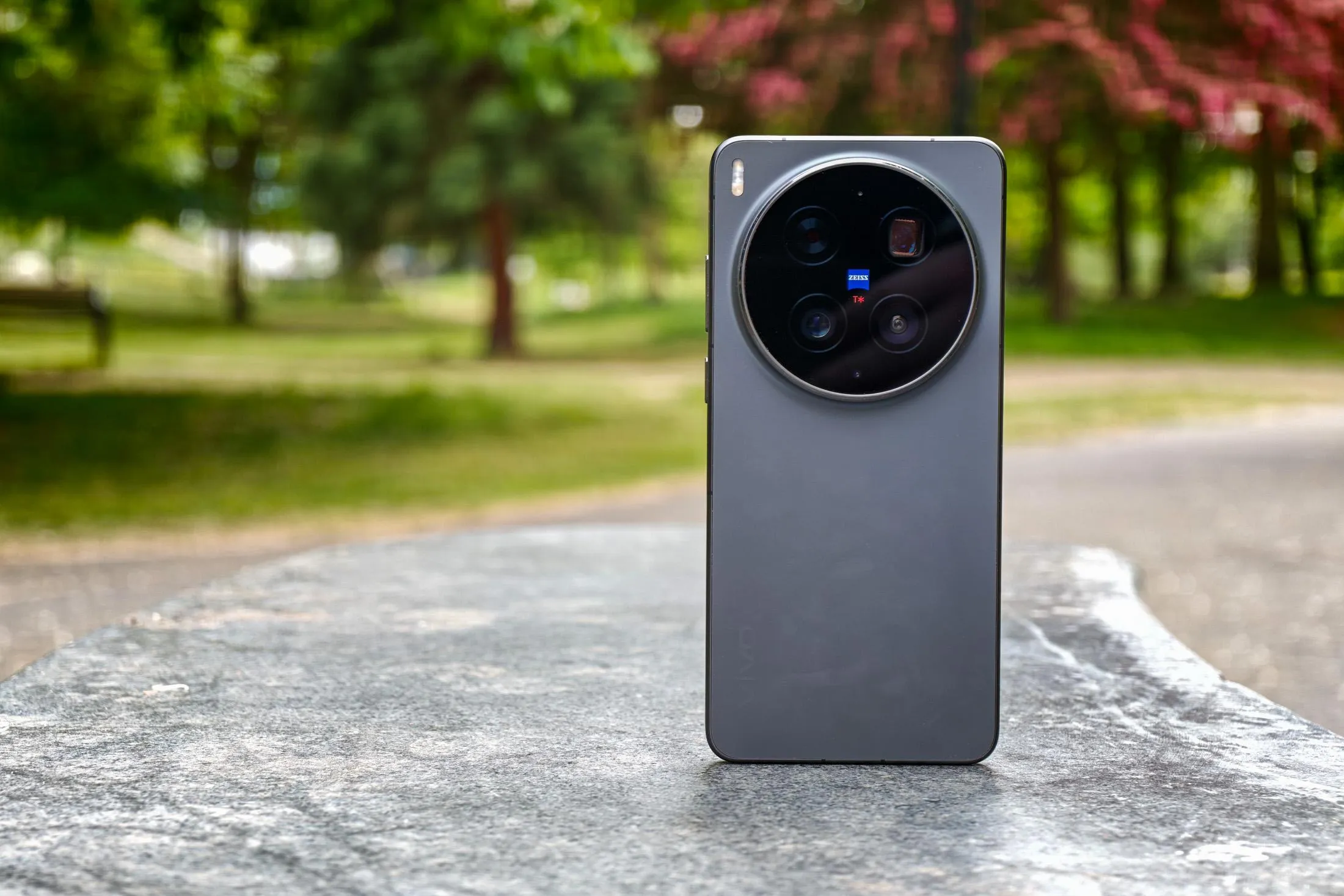 X300 Ultra от Vivo: Обзор лучших камер в смартфонах